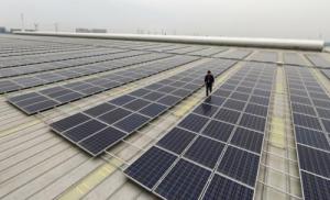 2017年年光伏總裝機(jī)突破52GW，分布式光伏新增裝機(jī)超19GW