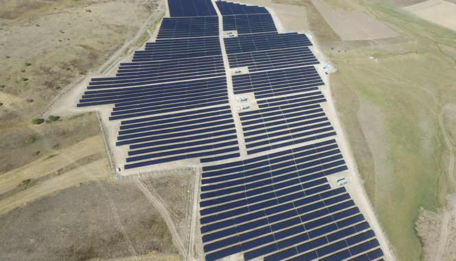 Enerjisa在7兆瓦的電力下在卡拉比克開設了一座太陽能發電廠