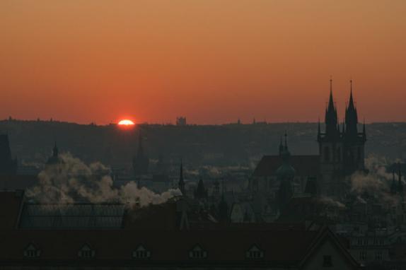 比利時(shí)電網(wǎng)運(yùn)營商Elia報(bào)告預(yù)測2035年光伏裝機(jī)容量