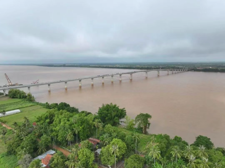 柬埔寨桔井湄公河特大橋合龍