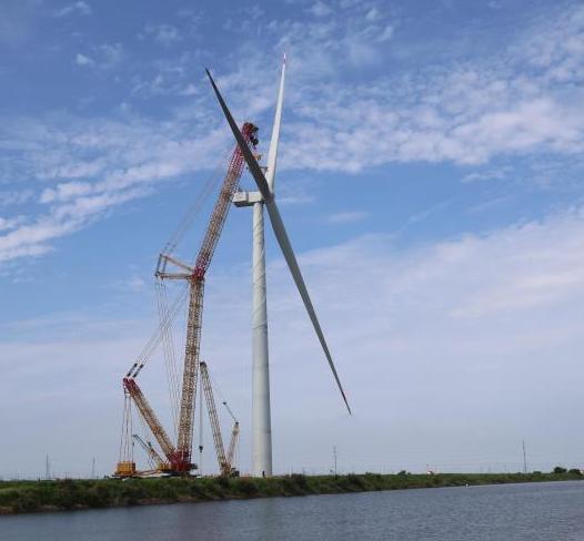 單機年發電量1億度！全球最大海上風電機組完成吊裝