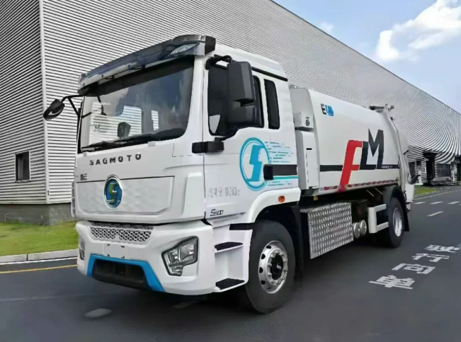 陜汽商用車(chē)純電動(dòng)環(huán)衛(wèi)裝備中標(biāo)烏茲別克斯坦政府項(xiàng)目