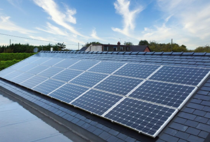 英國(guó)將斥資200億美元用于家庭節(jié)能改造，并強(qiáng)制新建房屋安裝光伏發(fā)電系統(tǒng)